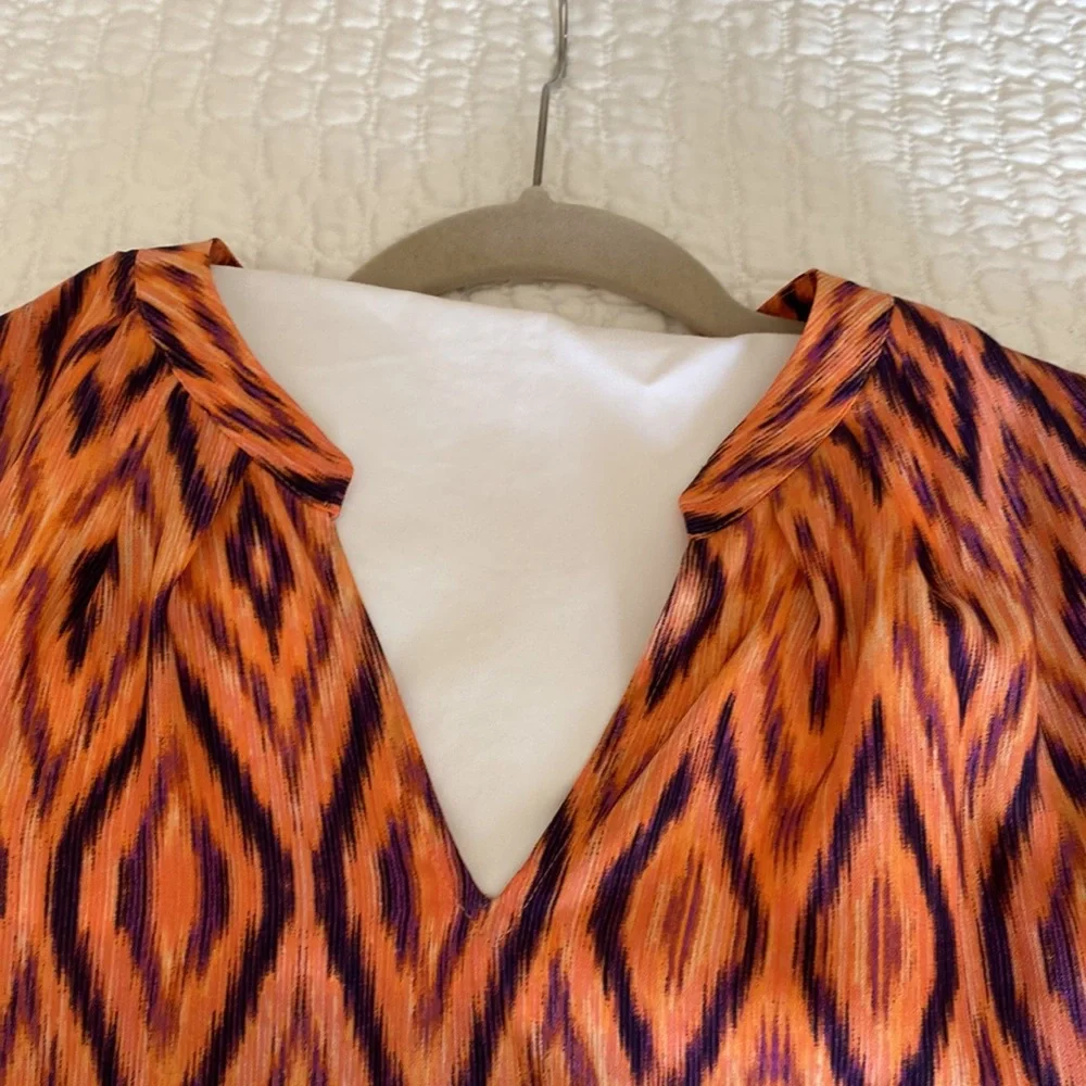 Geometric Print Top - Picture 3 of 5